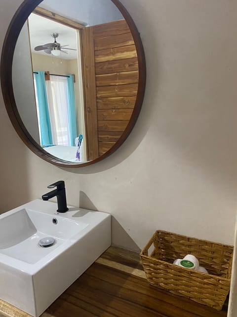 Standard Room | Bathroom | Free toiletries