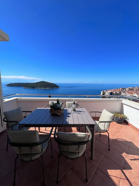 Gallery Penthouse, 2 Bedrooms, Terrace, Sea View (THE BEST OLD TOWN VIEW) | Terrace/patio