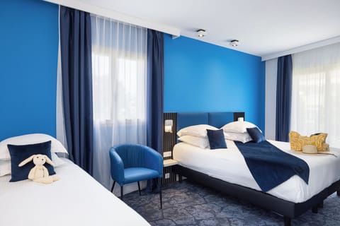 Deluxe Triple Room | In-room safe, desk, soundproofing, free WiFi