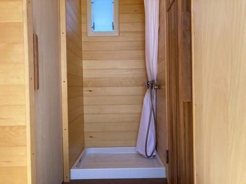 Sauna, spa tub