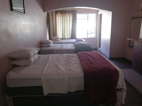 Exclusive Shared Dormitory | Individually decorated, individually furnished, free WiFi, bed sheets