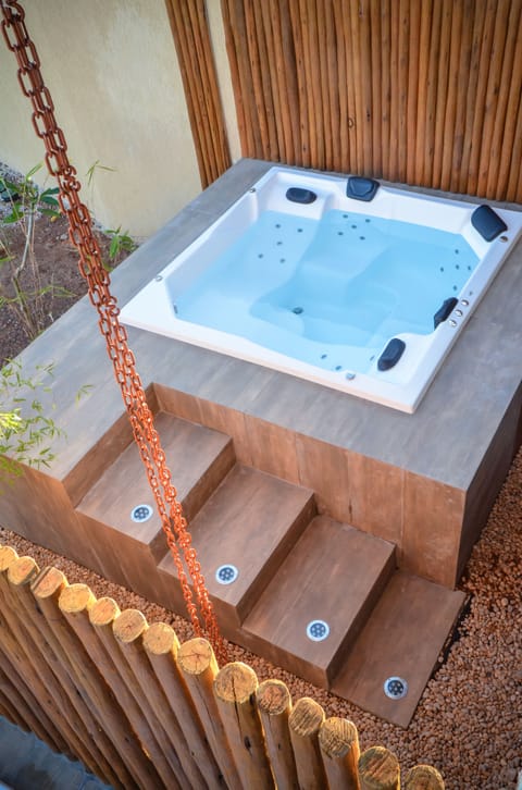 Private spa tub