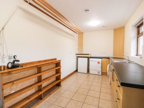 Fridge, dishwasher, electric kettle, toaster