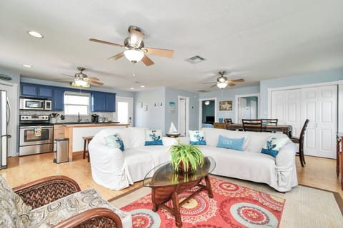 Bright, open and spacious living space!