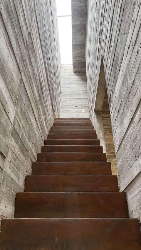 Ona Stairs to Bedrooms