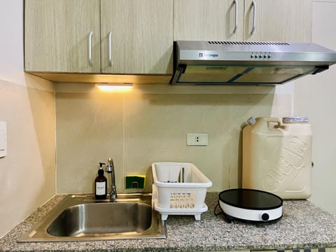 Apartment | Private kitchen | Fridge, microwave, stovetop, electric kettle