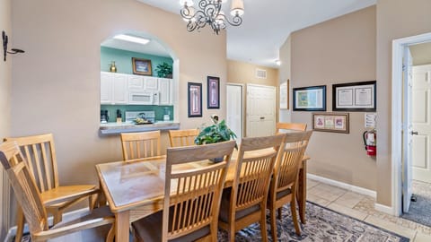 Condo, Multiple Beds, Pool Access (CW7654-403) | Dining