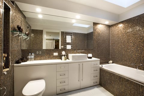 Meerkat Room | Bathroom | Separate tub and shower, rainfall showerhead, designer toiletries