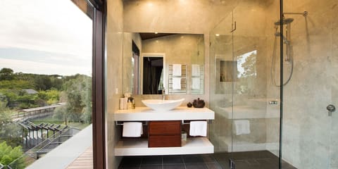 Lemur Room | Bathroom | Separate tub and shower, rainfall showerhead, designer toiletries