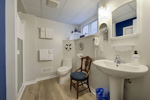 Suite, 1 Queen Bed | Bathroom | Shower, designer toiletries, hair dryer, bathrobes