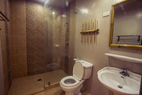 Standard Room, 1 Queen Bed, Partial Ocean View | Bathroom | Shower, rainfall showerhead, hair dryer, towels