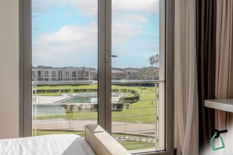 Comfort Room | 1 bedroom, minibar, in-room safe, desk