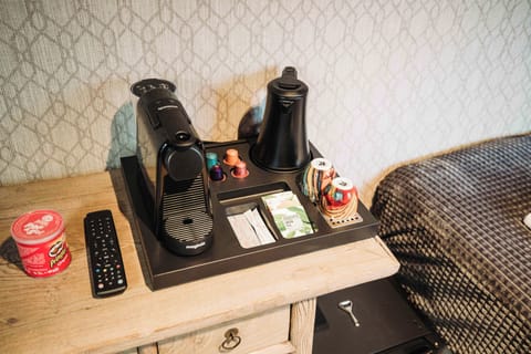 Comfort Single Room | Minibar, in-room safe, free WiFi, bed sheets