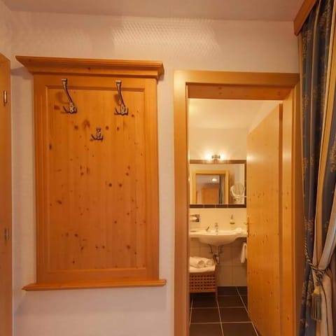 Standard Double Room, Balcony (Mutzkopf) | Minibar, in-room safe, desk, laptop workspace