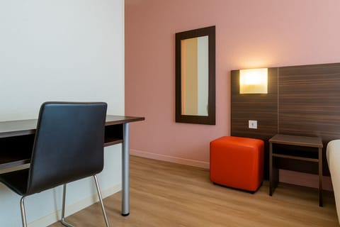 Double Room | Desk, blackout drapes, soundproofing, iron/ironing board