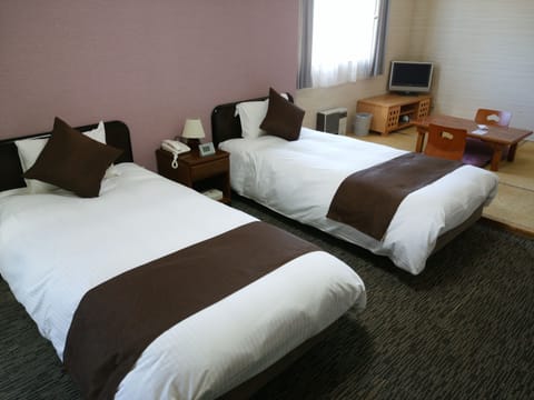 Deluxe Japanese Western Room with Tatami | Free WiFi