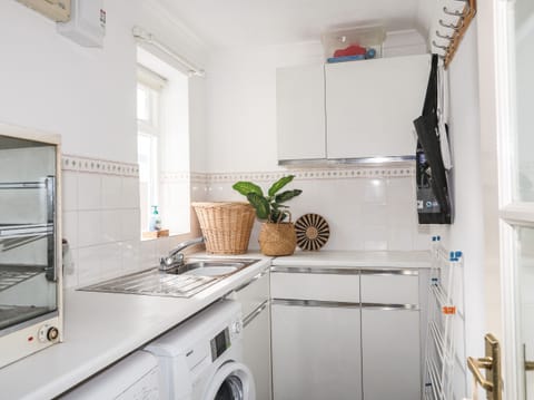 Fridge, dishwasher, electric kettle, toaster