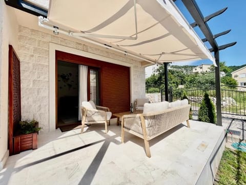 Deluxe Villa | Terrace/patio