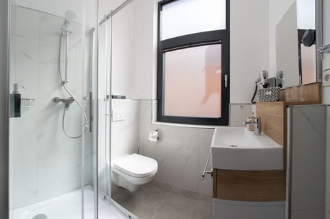 Superior Double Room | Bathroom