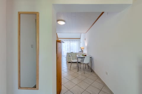 Apartment (Beachfront apartment Milan with balco) | In-room dining