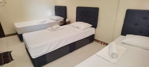 Triple Room | Free WiFi, bed sheets