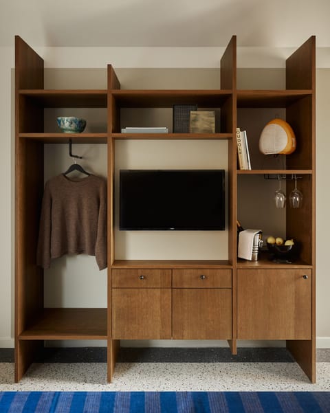 The Natural One | Free WiFi, bed sheets