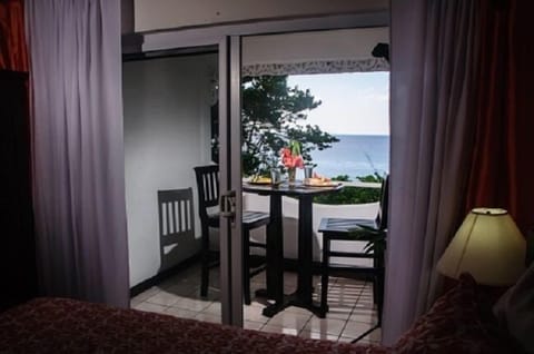 Luxury Beachfront Penthouse Suite | Blackout drapes, soundproofing, iron/ironing board, free WiFi