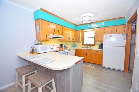 Townhome, 2 Bedrooms | Private kitchen | Fridge, coffee/tea maker, toaster