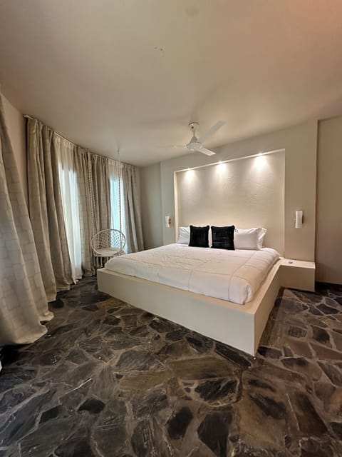 Signature Double Room | Premium bedding, down comforters, pillowtop beds, in-room safe