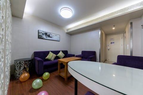 Executive Single Room | Free minibar items, free WiFi, bed sheets, wheelchair access