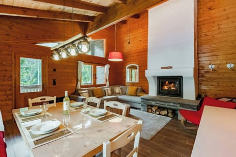 Family House, 2 Bedrooms (Chalet Soleada) | Dining