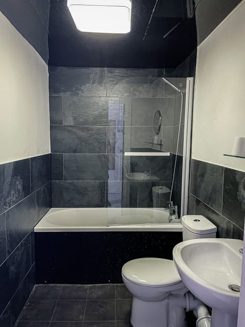 Comfort Double Room, Accessible, Ensuite | Bathroom