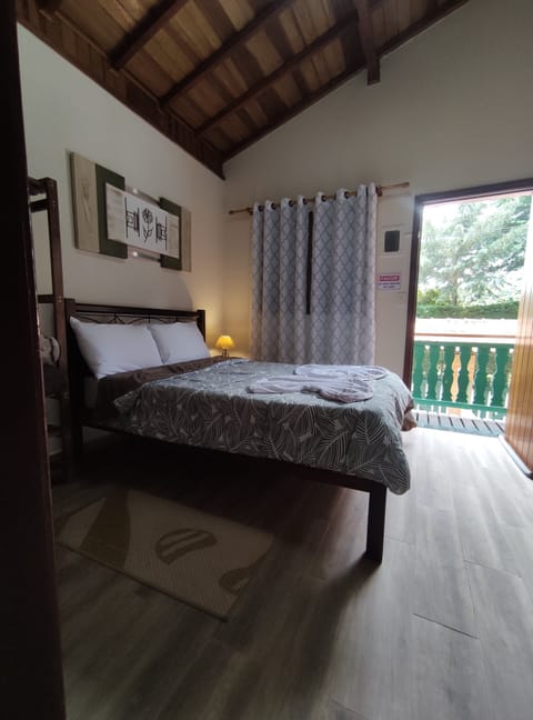 Traditional Chalet | Iron/ironing board, free WiFi