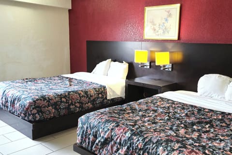 Desk, laptop workspace, iron/ironing board, free WiFi