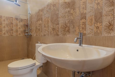 Deluxe Double Room | Bathroom