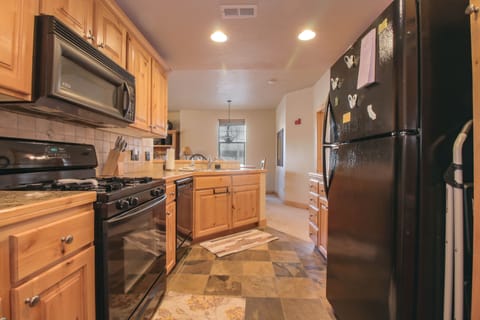 Town Home | Fox Point at Redstone A | Private kitchen | Full-size fridge, microwave, stovetop, dishwasher