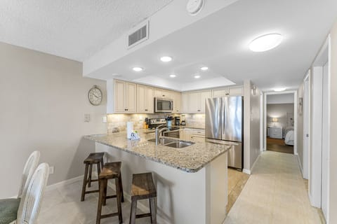 Townhome, Multiple Beds, Balcony, Ocean View | Private kitchen | Fridge, microwave, oven, stovetop