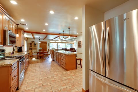 House (3 Bedrooms) | Private kitchen | Microwave, oven, stovetop, dishwasher