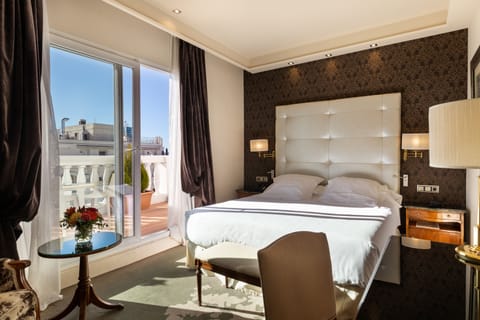 Superior Penthouse The Wellington Club | Premium bedding, minibar, in-room safe, individually decorated