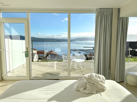 Superior Room, 1 King Bed, Terrace, Sea View | Egyptian cotton sheets, premium bedding, down comforters