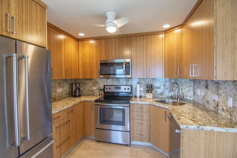 Condo, 1 Bedroom, Ocean View | Private kitchen | Full-size fridge, microwave, oven, stovetop