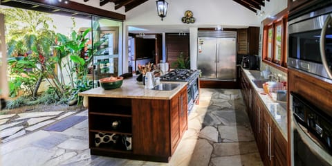 Villa | Private kitchen | Full-size fridge, microwave, oven, stovetop