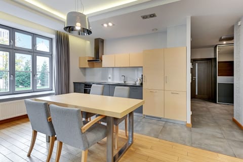 Premium Apartment | Private kitchenette | Fridge, oven, stovetop, dishwasher