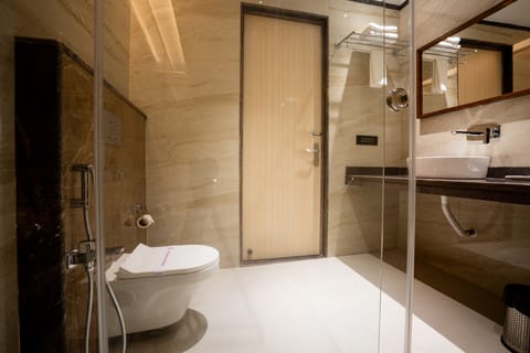 Deluxe Room | Bathroom | Slippers