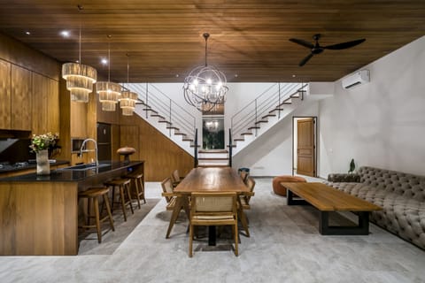 Deluxe Villa, 3 Bedrooms, Private Pool, Pool View | Dining room