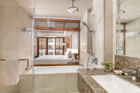 Premier Room | Bathroom | Hair dryer, bidet, towels