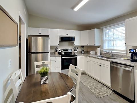 Condo, Multiple Beds, Patio, Garden View (Barnard Row 1406 - Pet Friendly) | Private kitchen | Fridge, microwave, oven, stovetop