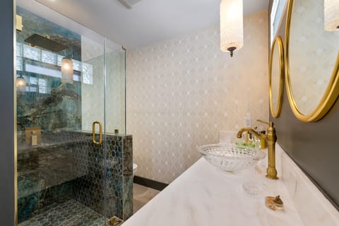 Exclusive Room | Bathroom | Shower, rainfall showerhead, hair dryer, towels