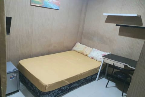 Standard Double Room | Free WiFi, bed sheets