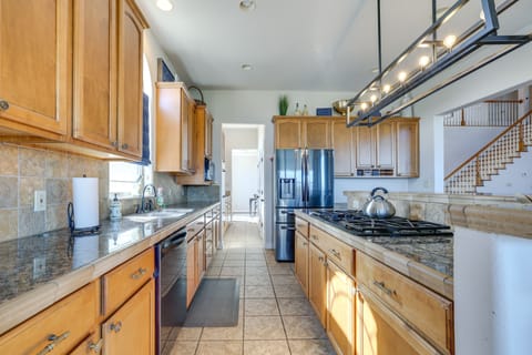 House (6 Bedrooms) | Private kitchen | Microwave, oven, stovetop, dishwasher